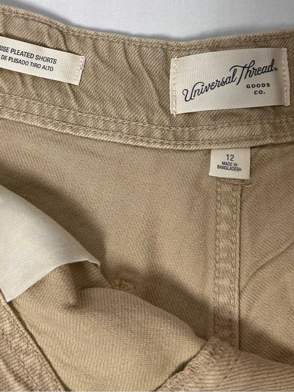 Universal Thread Khaki High-Waist Pleated Shorts - Picture 4 of 8